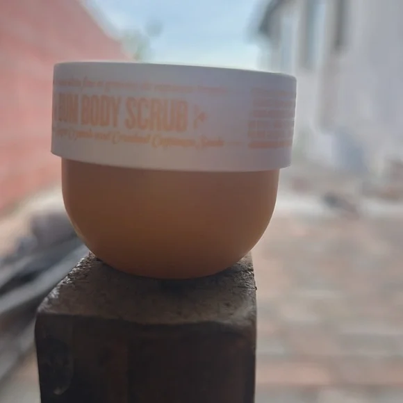 Love it flaunted you’ve got it - Picture 2 of 3